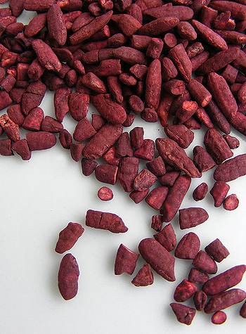 Arroz fermentado con Monascus purpureus: levadura roja de arroz Autor/a de la imagen: FotoosVanRobin - Flickr: Red yeast rice Fuente: Wikipedia / Flickr