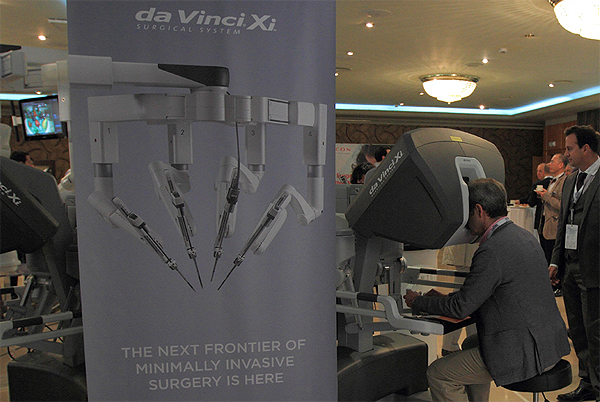El robot Da Vinci X, en una imagen de archivo Fuente: Fundación Puigvert