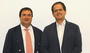 El Dr. Antonio Rivero (izquierda) junto a su predecesor al frente de GeSIDA, el Dr. Juan Berenguer Fuente: GeSIDA