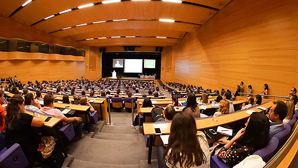 Una sesión del Congreso de la S.E.N. del 2015 Autor/a: Enric Arandes Fuente: E. Arandes / www.farmacosalud.com
