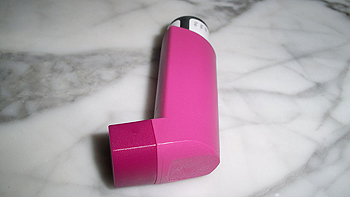 Un inhalador Autor/a de la imagen: POSEIDON69 Fuente: Wikimedia Commons