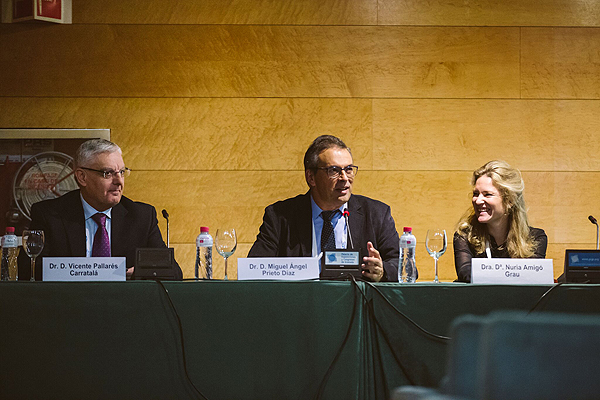 (de izq. a dcha) La sesión dedicada a Liposcale, con los doctores Vicente Pallarés, Miguel Ángel Prieto Díaz y Nuria Amigó