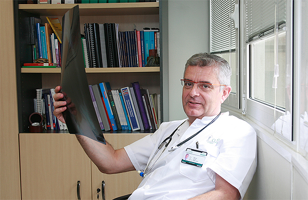 El doctor Antoni Torres en su despacho Fuente: Hospital Clínic 