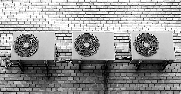 Aparatos de aire acondicionado Autor/a de la imagen: matuska Fuente: Pixabay / Creative Commoms 