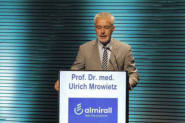 Profesor Ulrich Mrowietz Fuente: www.farmacosalud.com 