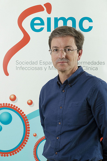 Dr. José Miguel Cisneros Herreros Fuente: SEIMC / Cariotipo (©MIGUEL BERROCAL)