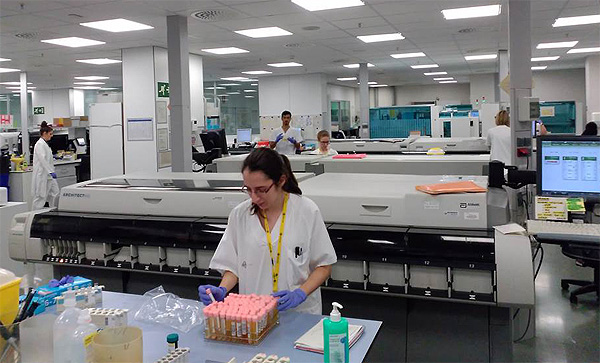Laboratorio de bioquímica del Hospital de Sant Pau, donde trabaja el Dr. Ordóñez Fuente: Dr. Ordóñez / Berbés Asociados 
