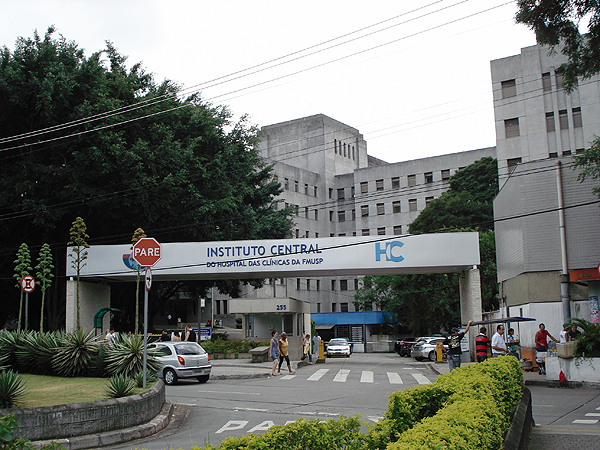Entrada al Hospital de Clínicas de São Paulo Autor/a de la imagen Maxpana3  Fuente: Wikipedia 