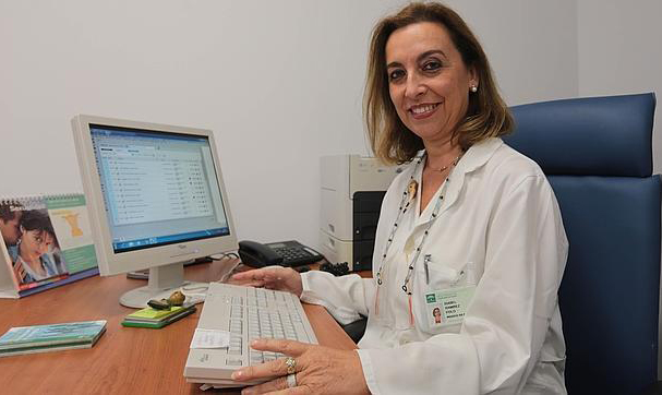 La Dra. Isabel Ramírez, vocal de la AEEM y médica de Atención Primaria, también ha participado en las respuestas de la entrevista Fuente: AEEM 