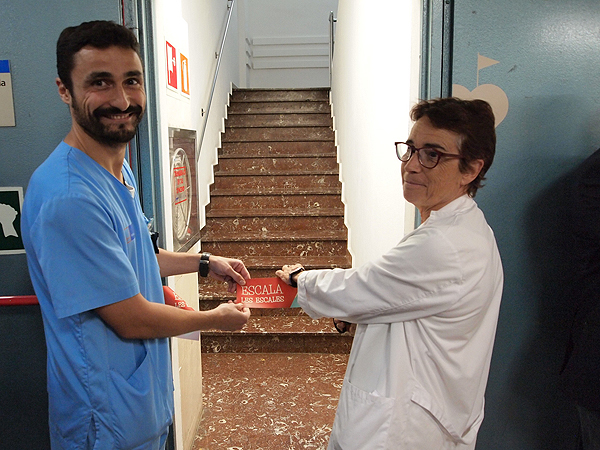 Inauguración de la campaña ‘Escala les escales’, con el Dr. Faust Riu y la Dra. Olga Pané Fuente: Hospital del Mar