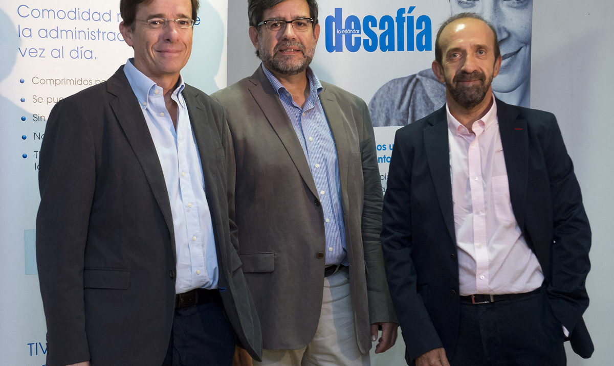 SANTIAGO POSTEGUILLO NARRA CON RIGOR Y AMENIDAD LA VIDA DEL LEGENDARIO JULIO CESAR