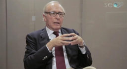 Profesor Luis Fernández-Vega