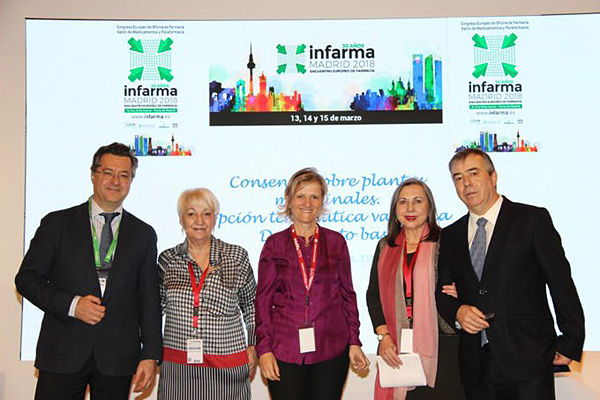 (de izp. a dcha) César Valera, vocal de plantas medicinales del COF Madrid; Concha Navarro, presidenta de INFITO; Teresa Ortega, vicepresidenta de INFITO; Mª José Alonso, miembro del comité asesor de INFITO, y Teodomiro Hidalgo, Vocal Nacional de Oficina de Farmacia del Consejo General de Colegios Oficiales de Farmacéuticos (de izp. a dcha) César Valera, vocal de plantas medicinales del COF Madrid; Concha Navarro, presidenta de INFITO; Teresa Ortega, vicepresidenta de INFITO; Mª José Alonso, miembro del comité asesor de INFITO, y Teodomiro Hidalgo, Vocal Nacional de Oficina de Farmacia del Consejo General de Colegios Oficiales de Farmacéuticos Fuente: COM SALUD