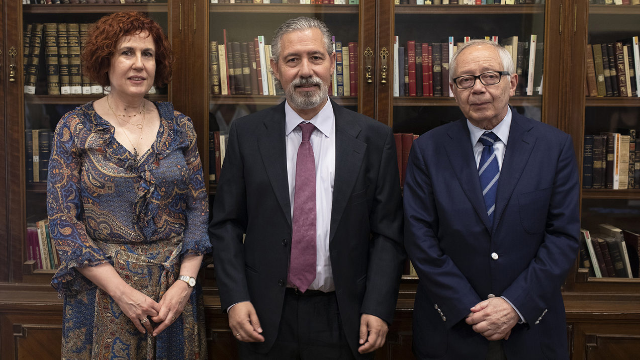 SANTIAGO POSTEGUILLO NARRA CON RIGOR Y AMENIDAD LA VIDA DEL LEGENDARIO JULIO CESAR