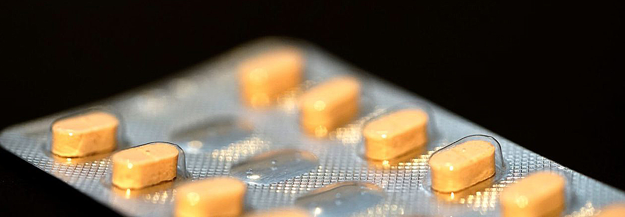 (portada 2) pastillas fármaco pastillas1 comprimidos píldoras medicamento amarillo