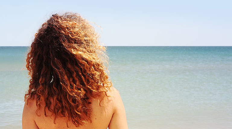 (portada 2) cabello verano playa mujer