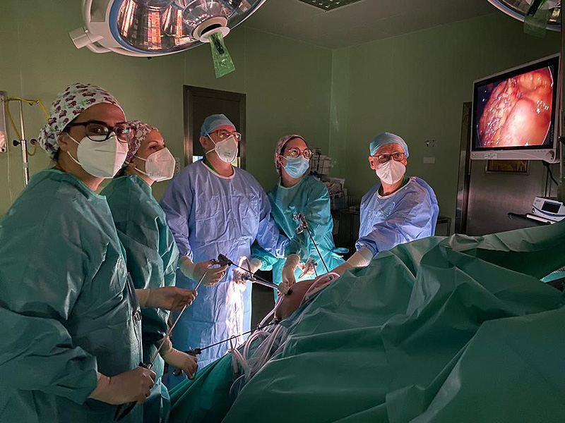 (portada cirugía bariátrica dirigida equipo doctor Luis Ocaña