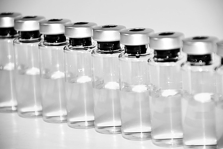 (portada 2) líquido solución inyectable frasco vidrio medicina líquida