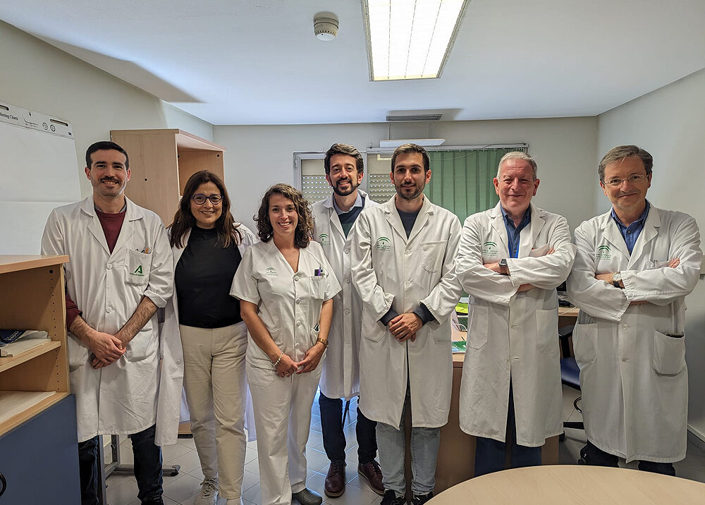 (portada) Profesionales liderados José Miguel Cisneros y José Antonio Lepe test resistencia antibiótico 2