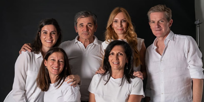 (portada) Josune Zubicaray, Paula Río, Juan A. Bueren y Susana Navarro, Aurora de la Cal y Julián Sevilla