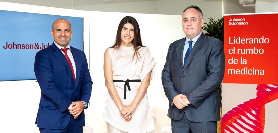 (portada) doctores Jacobo Muñoz, Elena Sevillano y Álvaro Pinto