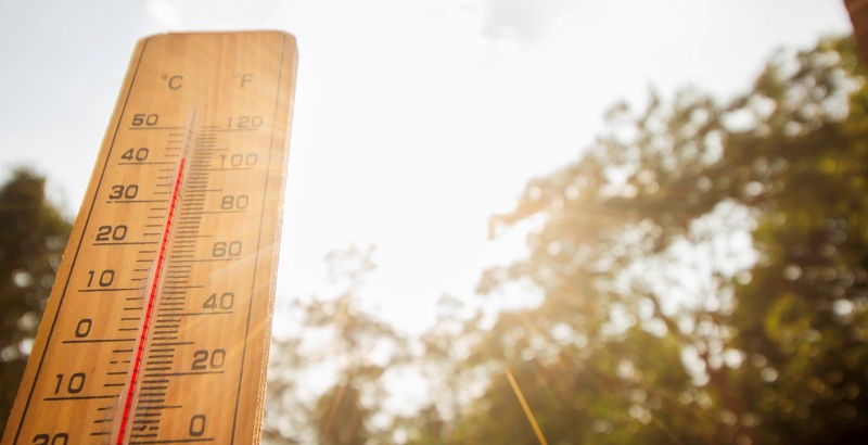 (portada) ola de calor caluroso verano veraniego termómetro 40 grados