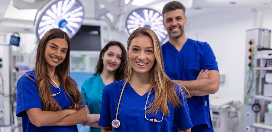 (portada) médico3 médicos mujeres médica médicas mayoría empleo femenino salud sanidad