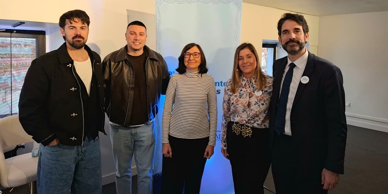 (portada) Alex de Marcos, Defreds, Maite Hernández, África Luca de Tena y doctor Pablo de la Cueva