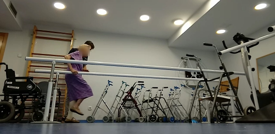 (portada) ejercicio personas centenarias Barras hacia adelante pixelada